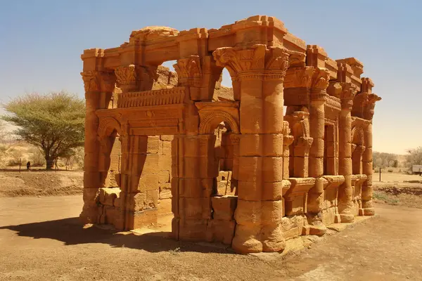 Naqa ya da Naga 'a - Amun tapınağıyla birlikte günümüz Sudan' ında Kushitic Krallığı 'nın yıkılmış antik bir şehri.