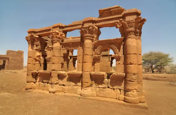 Naqa ya da Naga 'a - Amun tapınağıyla birlikte günümüz Sudan' ında Kushitic Krallığı 'nın yıkılmış antik bir şehri.