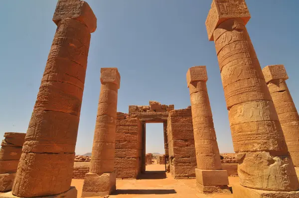 Naqa ya da Naga 'a - Amun tapınağıyla birlikte günümüz Sudan' ında Kushitic Krallığı 'nın yıkılmış antik bir şehri.