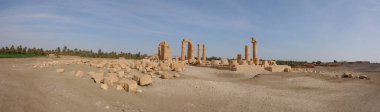 Soleb - Sudan 'daki tanrı Amun Re' ye adanmış firavun Amenhotep III tarafından kurulan bir tapınağın kalıntıları.