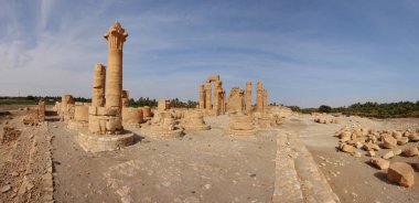 Soleb - Sudan 'daki tanrı Amun Re' ye adanmış firavun Amenhotep III tarafından kurulan bir tapınağın kalıntıları.