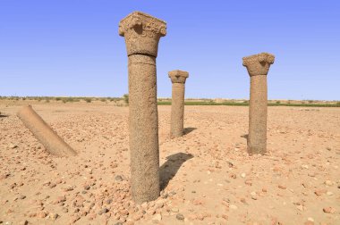 Sudan, Sai adasındaki harabe kilisenin granit sütunları.