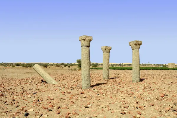 Sudan, Sai adasındaki harabe kilisenin granit sütunları.