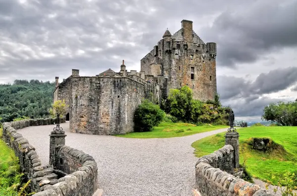    İskoçya 'daki Eilean Donan Kalesi                            