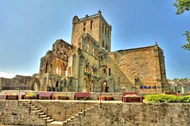 Jedburgh Abbey, İskoçya 'nın Jedburgh şehrinde bulunan harabe bir Augustinian manastırı.