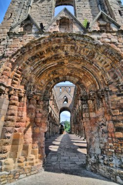 Jedburgh Abbey, İskoçya 'nın Jedburgh şehrinde bulunan harabe bir Augustinian manastırı.