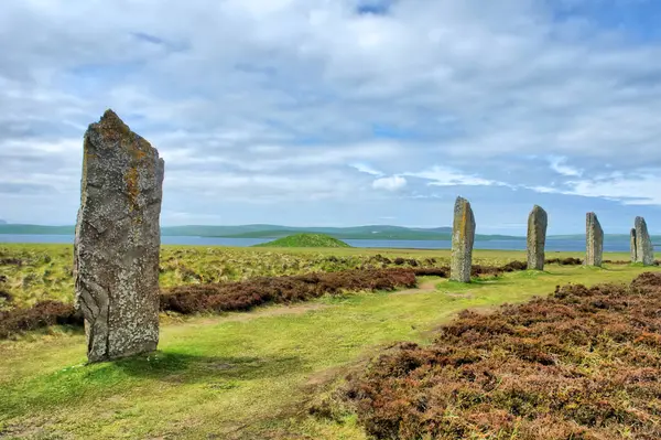  Brodgar Halkası, İskoçya 'nın Orkney şehrinde bulunan Neolitik Henge ve Taş Çemberi.                              