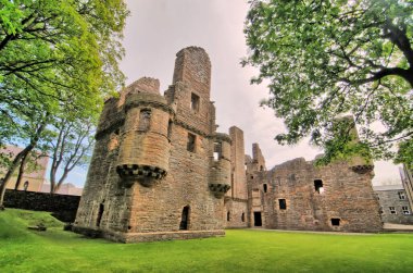  Kirkwall, Orkney, İskoçya 'daki Bishop' s Palace ve Earl 's Palace.