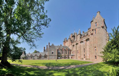 Thirlestane Şatosu İskoçya 'daki Lauderdale Kontlarının ortaçağ ikametgahı