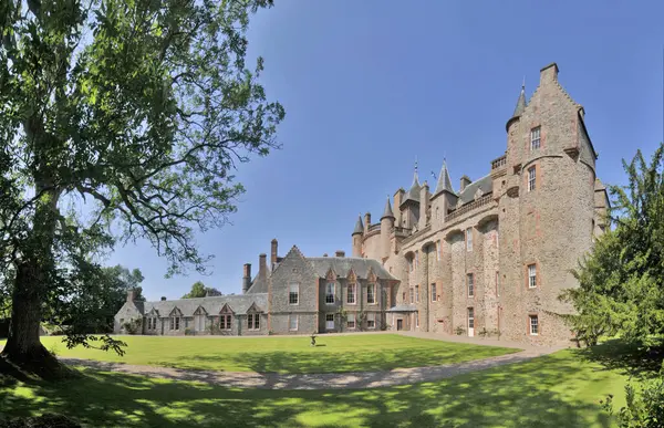 Thirlestane Şatosu İskoçya 'daki Lauderdale Kontlarının ortaçağ ikametgahı