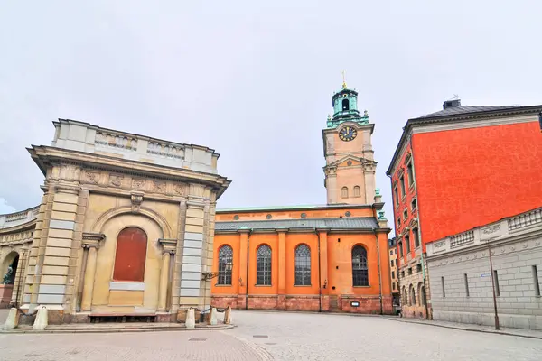 Stockholm Sarayı, ya da Kraliyet Sarayı resmi konutu ve İsveç hükümdarlığının büyük kraliyet sarayı.