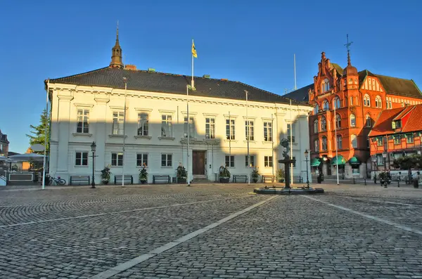 Ystad kasabası ve İsveç 'in Scania ilçesindeki Ystad Belediyesi.