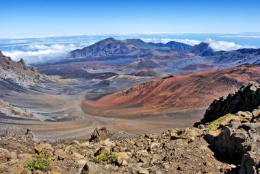 Haleakala ya da Doğu Maui Yanardağı - Hawaii 'nin Maui adasının devasa bir kalkan volkanı.