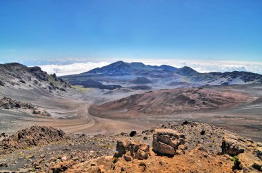 Haleakala ya da Doğu Maui Yanardağı - Hawaii 'nin Maui adasının devasa bir kalkan volkanı.