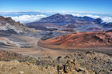Haleakala ya da Doğu Maui Yanardağı - Hawaii 'nin Maui adasının devasa bir kalkan volkanı.