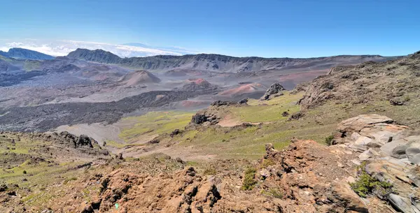 Haleakala ya da Doğu Maui Yanardağı - Hawaii 'nin Maui adasının devasa bir kalkan volkanı.