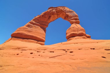 Utah, ABD 'deki Arches Ulusal Parkı' nda Narin Kemer