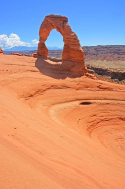 Utah, ABD 'deki Arches Ulusal Parkı' nda Narin Kemer
