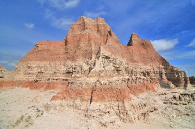Badlands Ulusal Parkı - Güney Dakota 'nın güneybatısındaki Amerikan Ulusal Parkı. 