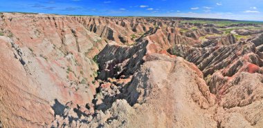 Badlands Ulusal Parkı - Güney Dakota 'nın güneybatısındaki Amerikan Ulusal Parkı. 