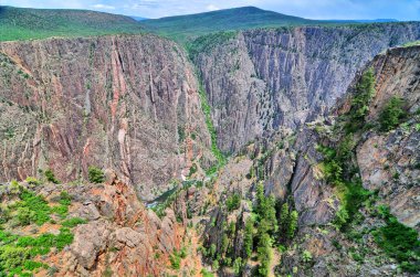Gunnison Ulusal Parkı 'nın Kara Kanyonu. Batı Colorado' da bulunan bir Amerikan milli parkı. .