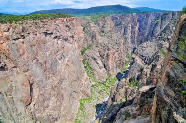Gunnison Ulusal Parkı 'nın Kara Kanyonu. Batı Colorado' da bulunan bir Amerikan milli parkı. .
