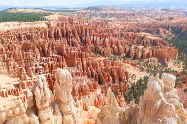 Bryce Canyon Ulusal Parkı, Utah 'ın güneybatısında yer almaktadır.