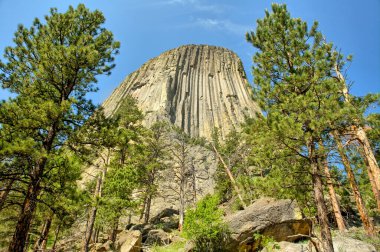 Şeytan Kulesi (Bear Lodge Butte olarak da bilinir) - Wyoming 'in Black Hills bölgesindeki Bear Lodge Ranger bölgesinde kayalık.