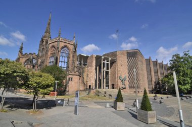 Coventry, West Midlands, İngiltere 'deki Saint Michael Katedrali kalıntıları..
