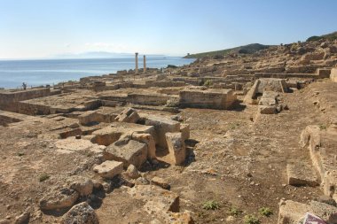    İtalya 'nın Sardinya kentindeki Tharros kentinin kalıntıları görülüyor.                            