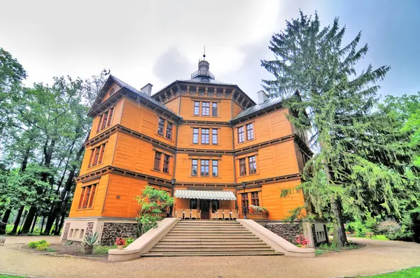 Polonya, Antonin 'de Radziwi Prenslerinin Avlanma Sarayı