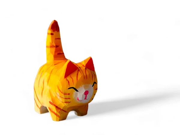 Oranžová Kočka Dřevěných Miniaturních Zvířat Bílém Pozadí — Stock fotografie