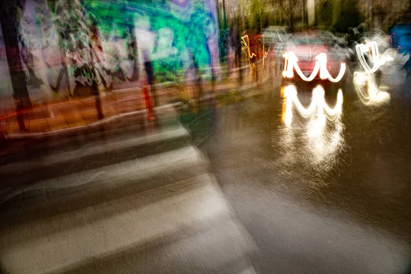 抽象写真 故意に揺れ 焦点から ぼやけ 一貫して露出していません デジタル処理されたストリート写真 — ストック写真