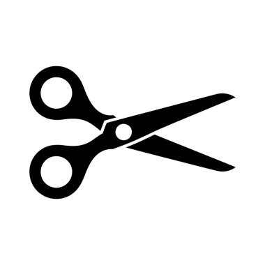 Açık bıçaklı siyah makas beyaz arka planda gösterilir, sapları ve keskin bıçakları açıkça gösterilir..