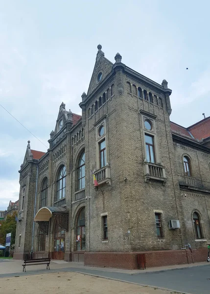 Avrupa 'nın eski mimarisi mavi gökyüzünü geziyor tarihi yer Wall Street