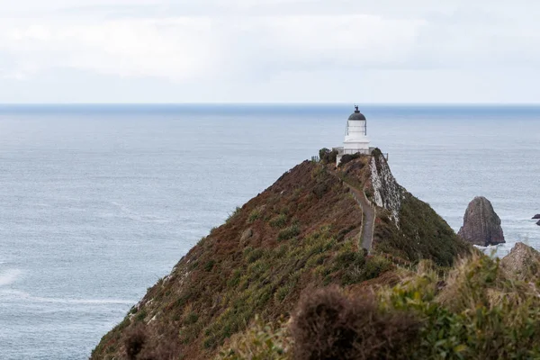 位于新西兰Caitlans的Nugget Point的灯塔 — 图库照片