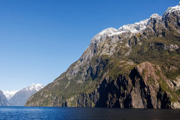 Image Taken Milford Sounds New Zealand Image Has Snowy Mountains — Stock Photo, Image