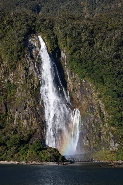 Velký Vodopád Nachází Milford Zvuky Novém Zélandu Tam Velké Množství — Stock fotografie