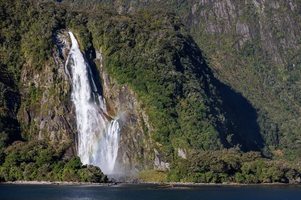 Ett Stort Vattenfall Beläget Milford Ljud Nya Zeeland Det Finns — Stockfoto