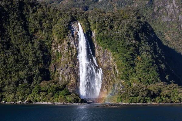 Large Waterfall Located Milford Sounds New Zealand Large Ammount Lush — Stock Photo, Image