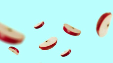 Reklam videosu için elma dilimi görüntüleri. Düşen animasyon. Reklam videosu için. Meyve Görüntüsü