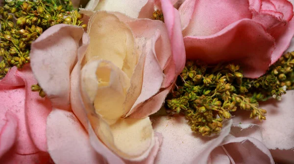 Fleurs Artificielles Roses Dans Vase — Photo