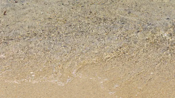 Ondas Mar Atingindo Praia Tempo Ensolarado — Fotografia de Stock