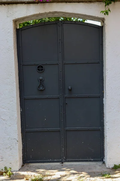 Gray Large Metal Door — Stock Photo, Image
