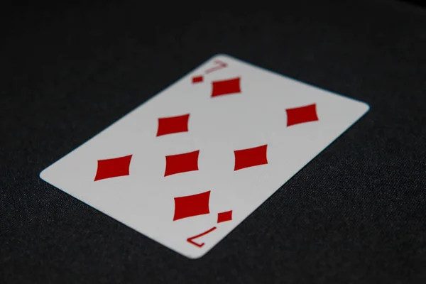 Zeer Gedetailleerde Close Van Verzamelbare Speelkaarten Tegen Een Zwart Fluwelen — Stockfoto