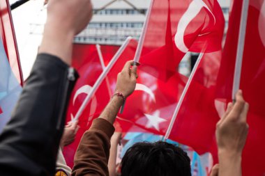 Türk ulusal bayrakları. Ankara 'daki Türk ulusal bayrakları. Seçici Odaklanma.