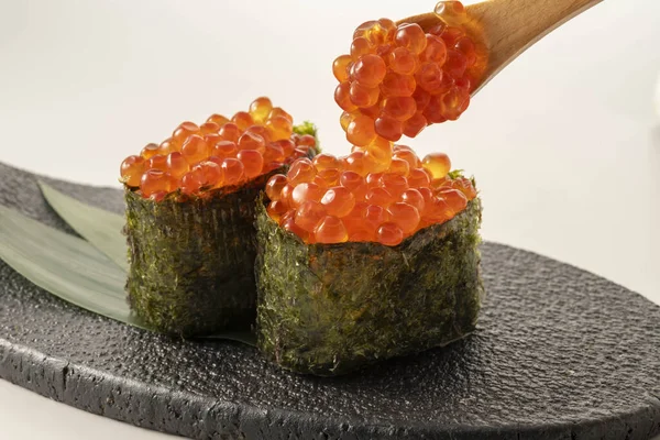 Japansk Läcker Lax Rom Sushi Royaltyfria Stockfoton