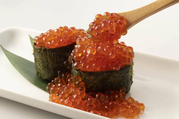 Japansk Läcker Lax Rom Sushi Stockfoto
