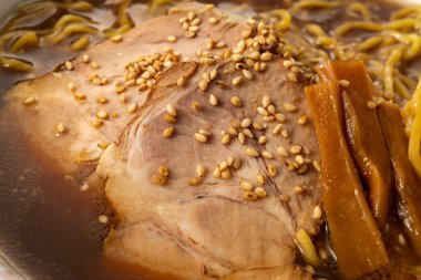 Japon eriştesi ve çorba.