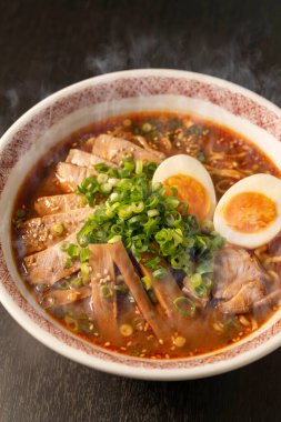 Japon eriştesi ve çorba.